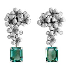 Contemporary Earrings in 18 Karat White Gold with Natural Emeralds and Diamonds