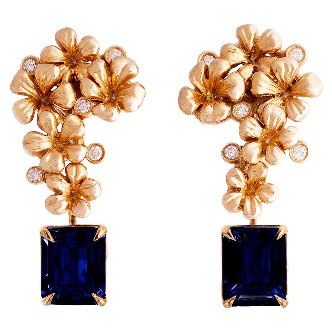 Boucles d'oreilles contemporaines en or rose dix-huit carats avec saphirs naturels