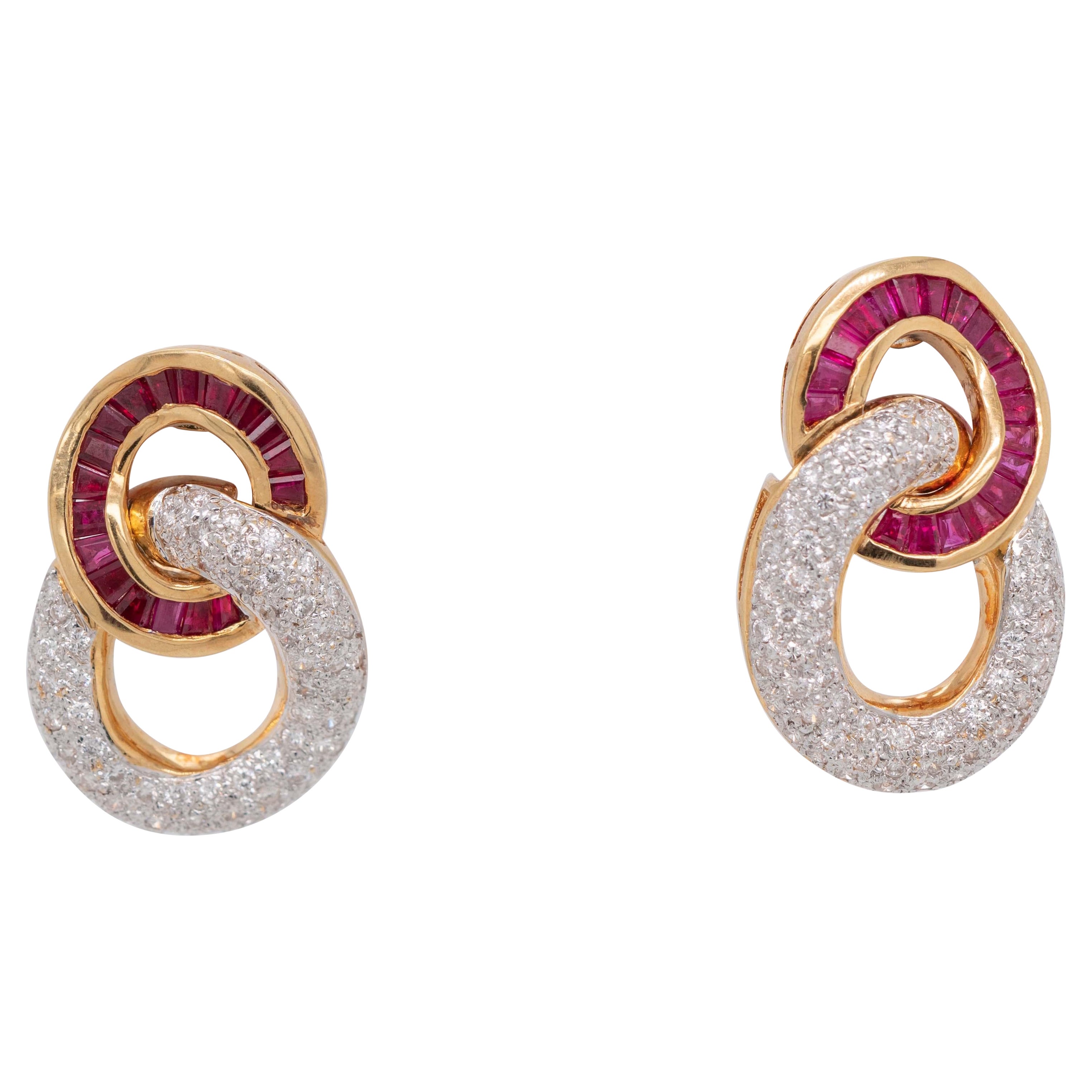 Boucles d'oreilles en or jaune 18 carats, rubis de 1,95 carat et diamants de 1,45 carat