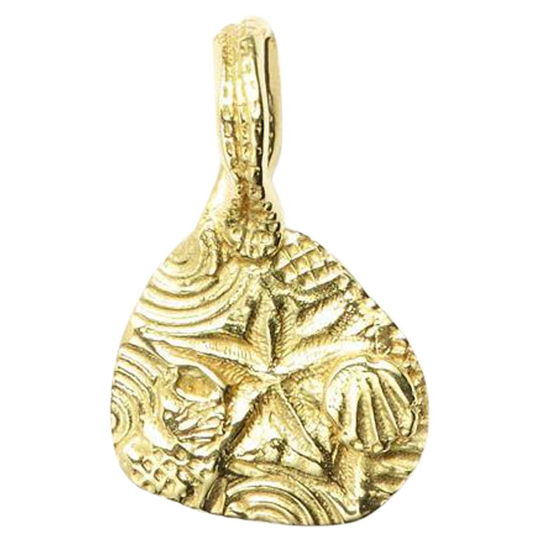 Susan Lister Locke The Beach Pendant in 18kt Gold For Sale