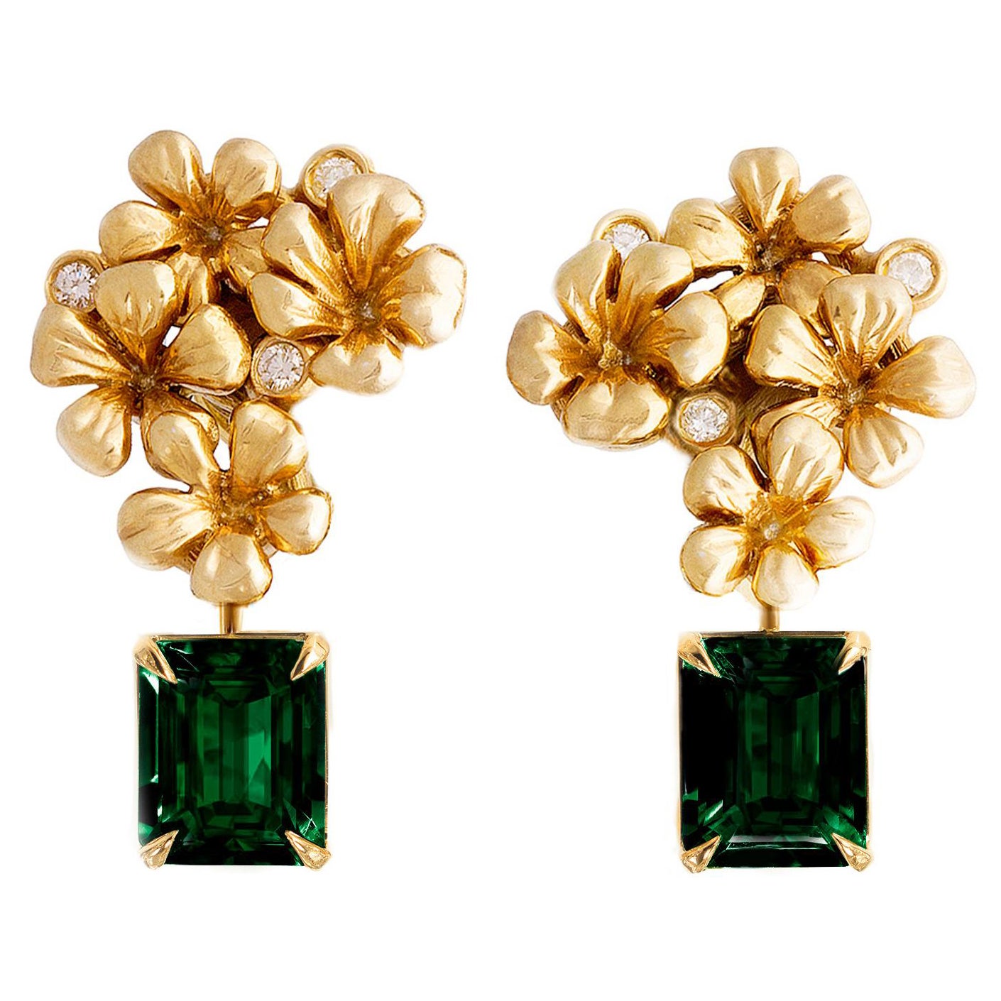 Modern Style Clip-on Earrings in Eightee Karat Yellow Gold with Natural Diamonds For Sale