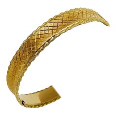 14 Karat Yellow Gold Ladies Vintage Fancy Design Bangle Bracelet