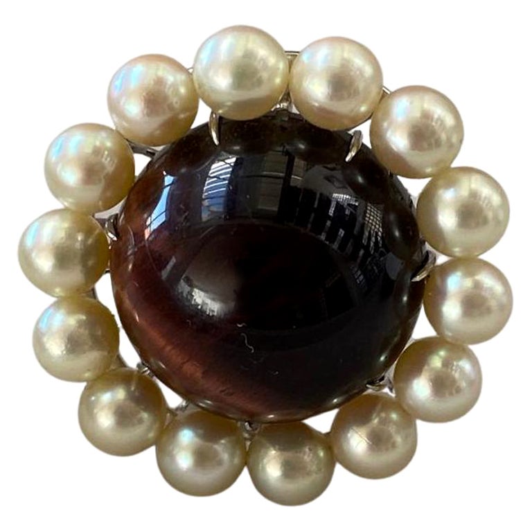 Cabochon Chocolat Quartz Ring Surrounded by Fine Pearls, Mounted on White Gold For Sale