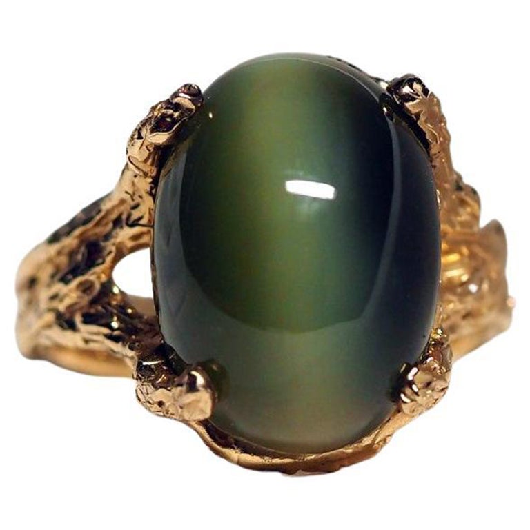 Green Jade Yellow Gold Ring Natural Nephrite Cat's Eye Effect Cabochon