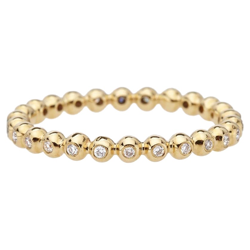 Im Angebot: Diamantbandring aus 18 Karat Gold im Boho-Stil, Granatierter Stapelring mit Perlen ()