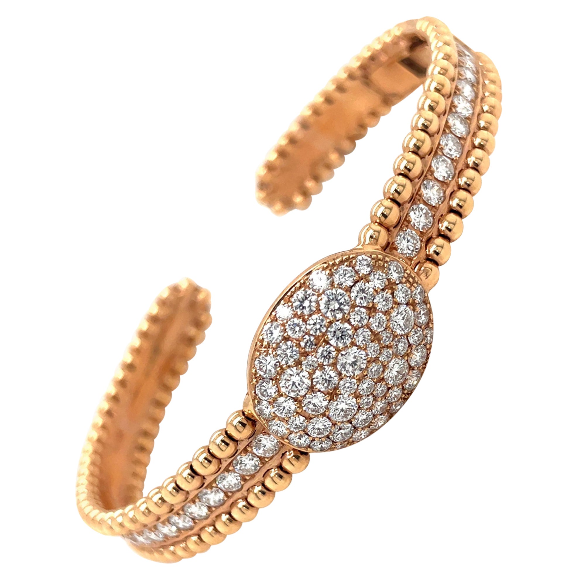 Bracelet en or rose 18 carats perlé de 3,03 carats de diamants avec centre ovale en diamants