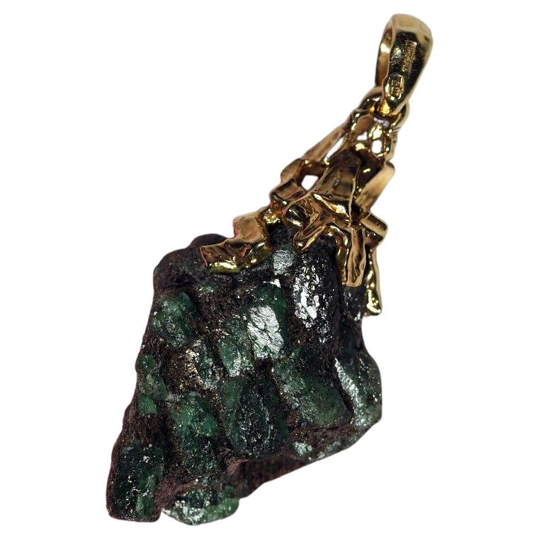 Pendentif en or, cristaux émeraudes, pierre naturelle verte brute