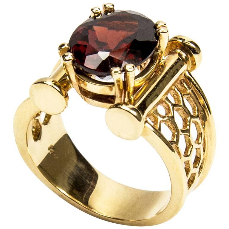 Coach House Chic Garnet Gold Lattice Beehive Ring Fine Estate Jewelry For Sale
