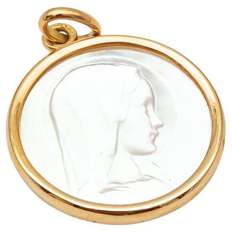 Mother-of-Pearl and 18K Yellow Gold Young Virgin Medal