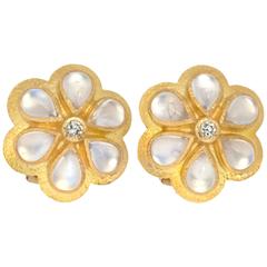 Elizabeth Locke 18 Karat Yellow Gold Clip And Post Earrings At 1stdibs Elizabeth Locke Moonstone Diamond Gold Earrings