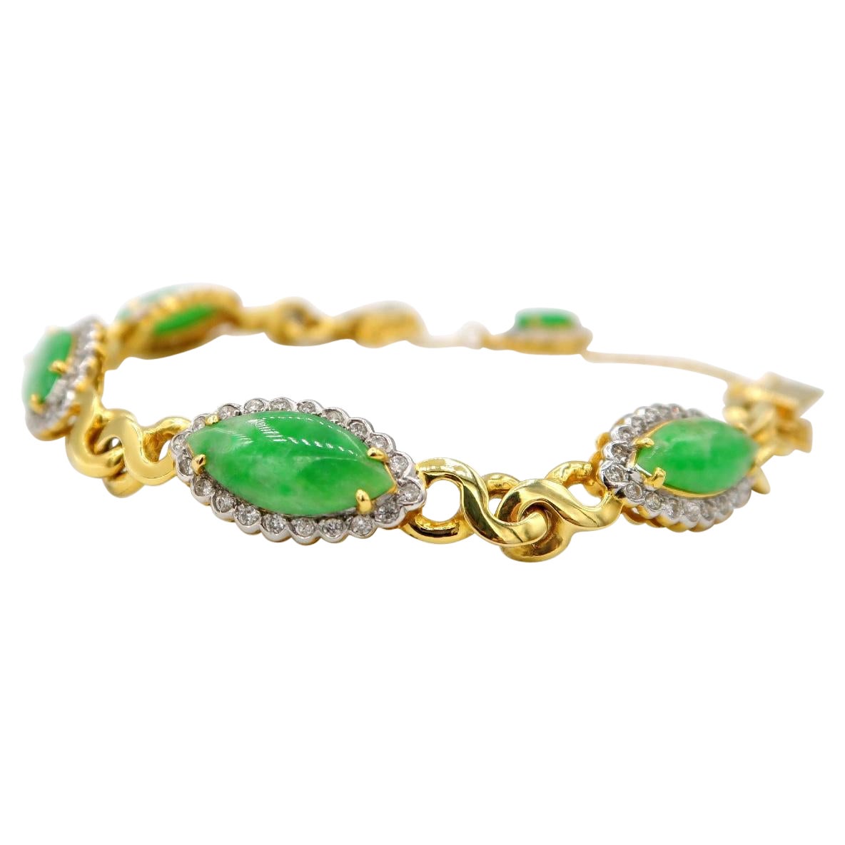Scalloped Diamond Edge Untreated Apple Green Burmese Jadeite Jade Gold Bracelet For Sale