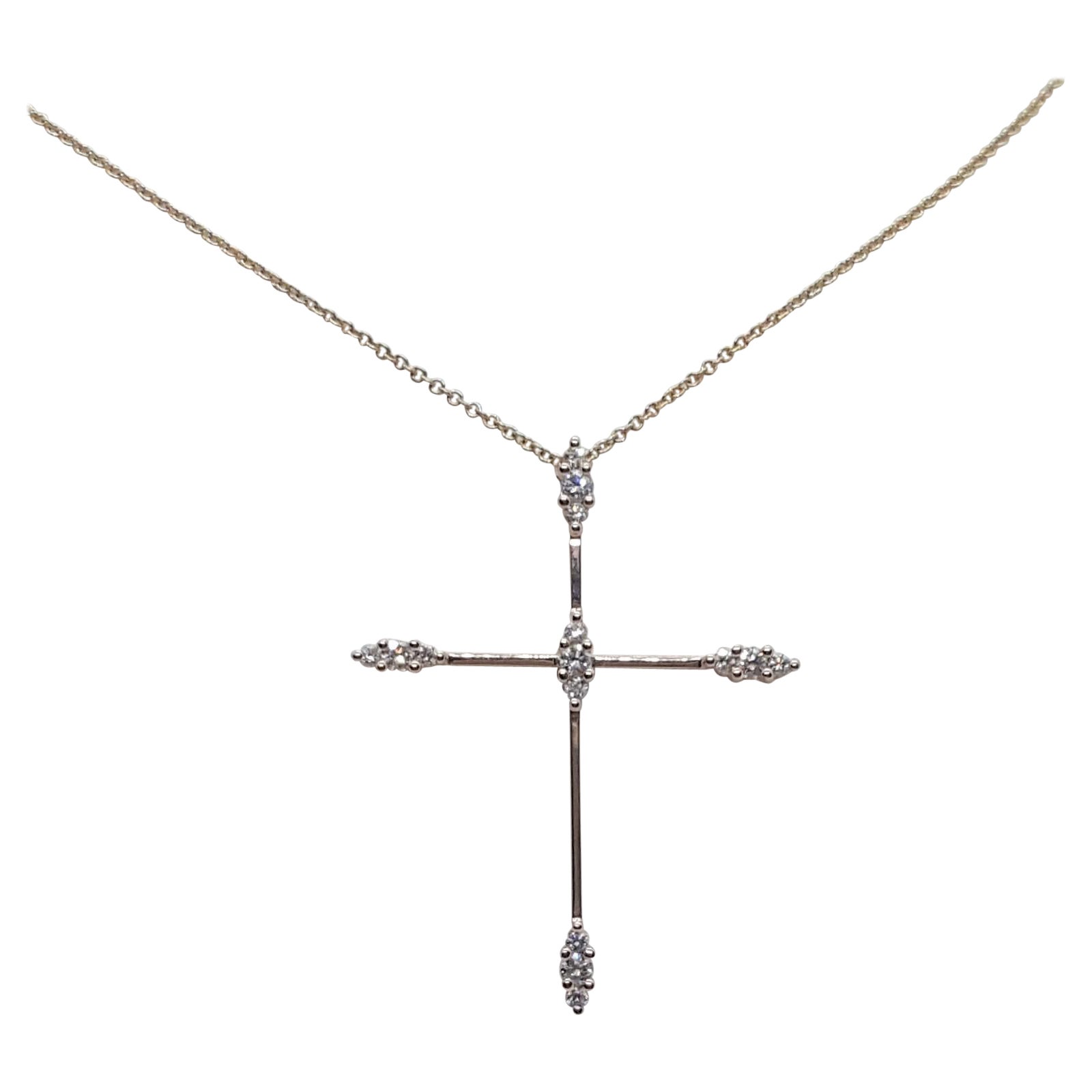 18kt Yellow Gold .20cttw Diamond Cross Pendant & Chain For Sale