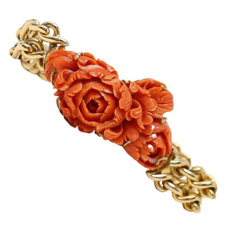 18kt Yellow Gold and Japanese Coral Fine Retro Bracelet For Sale