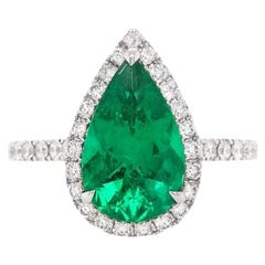 Certified Colombian Emerald White Diamond 18K Gold Engagement Ring