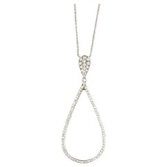 Collier pendentif en or blanc 14 carats avec pendentif en forme de larme en diamants pavés de 0,95 carat au total