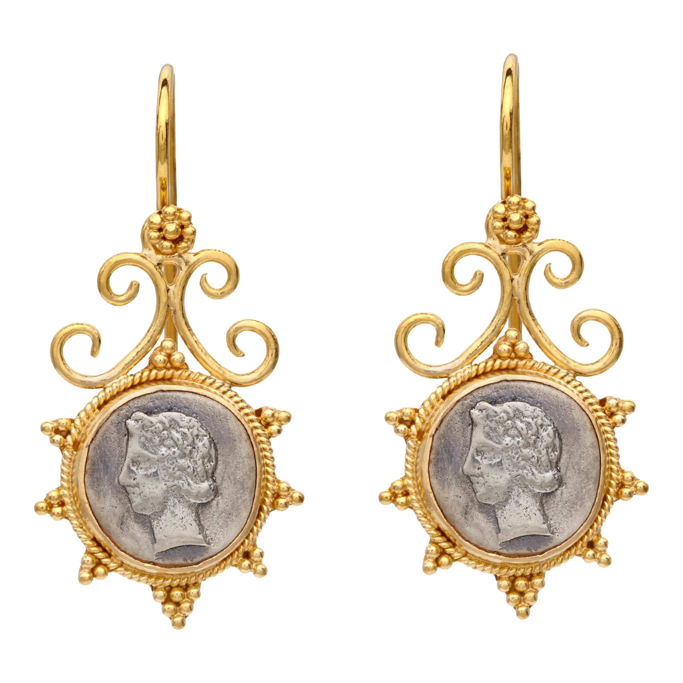 Boucles d'oreilles fil d'oreille en or perlé 22 carats avec pièce d'argent de style ancien oxydé