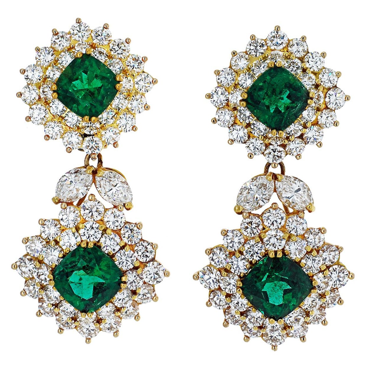 Tiffany &amp; Co. années 1970 Boucles d'oreilles en or jaune 18 carats avec émeraudes et diamants