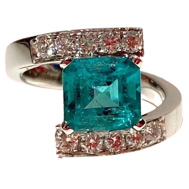 IGN Certified 2.10 Karat Emerald 18K White Gold White Diamonds Cocktail Ring For Sale