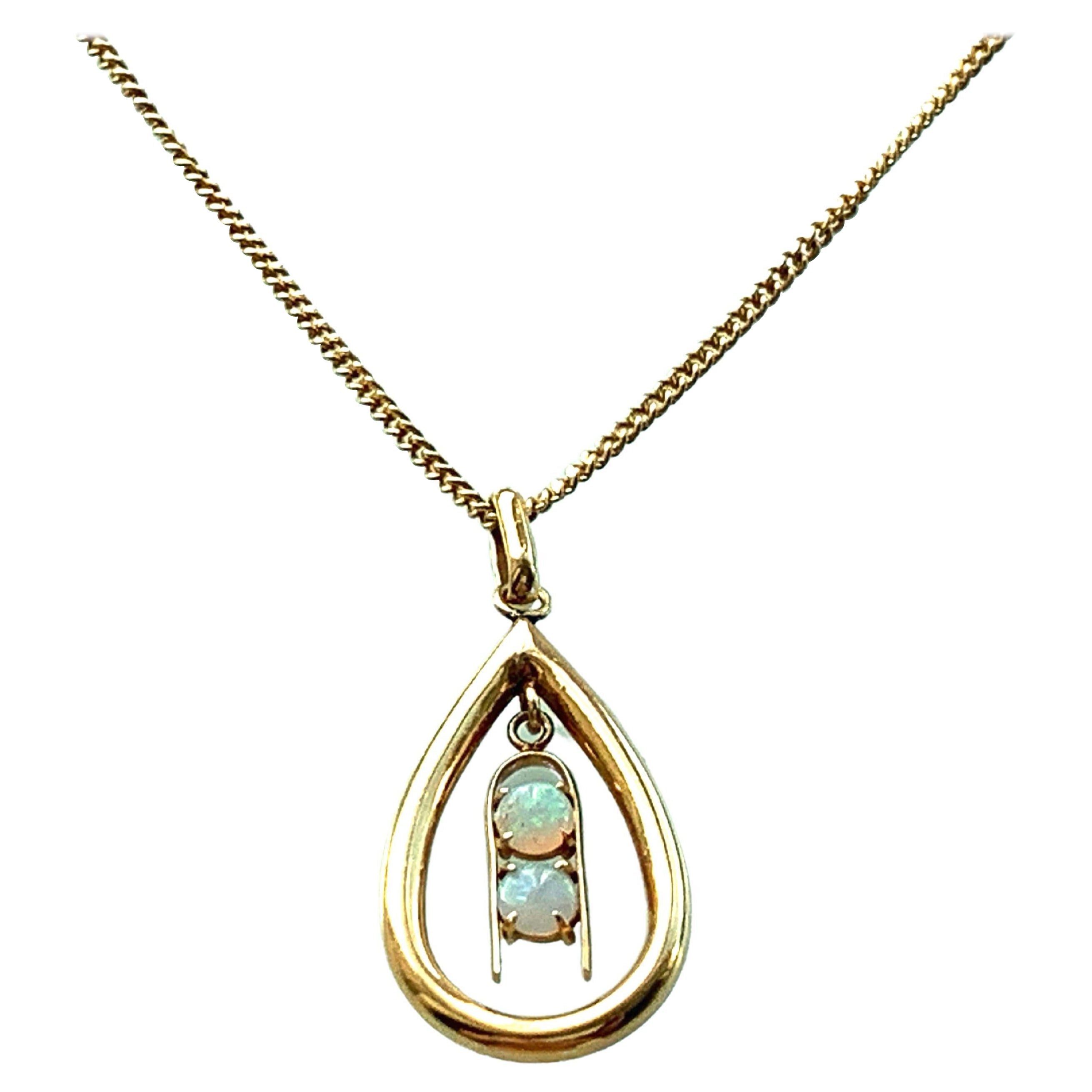 18ct Gold Opal Necklace 