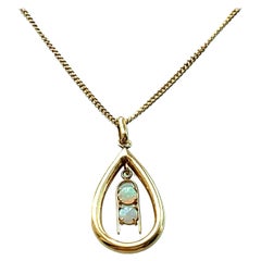 18ct Gold Opal Necklace