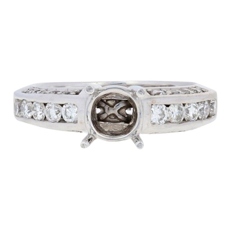 SemiMount Engagement Ring, 18 Karat Gold for Center Diamond Accents