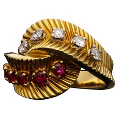 Van Cleef & Aprels Stylish Retro Gold Ruby Diamond Cross Over Dress Ring, 1958