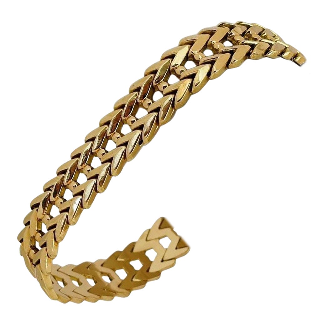 18 Karat Yellow Gold Ladies Polished Fancy V Link Bracelet, Italy