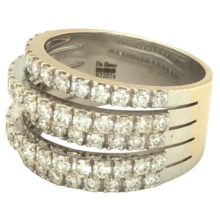 De Beers Bague à anneau en or blanc 18 carats avec diamants à cinq lignes de 1,75 carat en vente