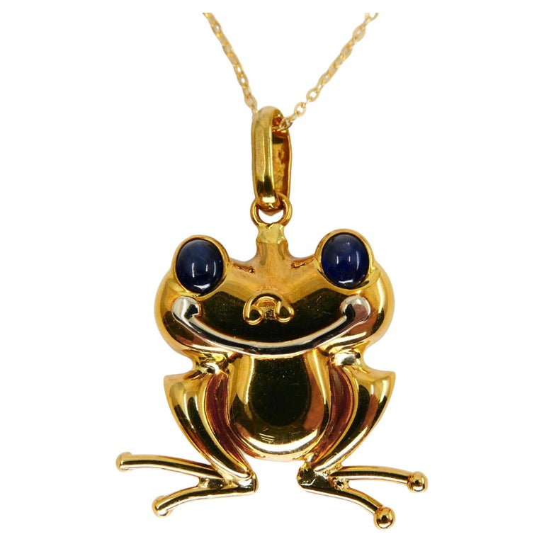 Vintage 18K Yellow Gold and Blue Sapphire Frog Pendant, Also Suitable for Kids For Sale
