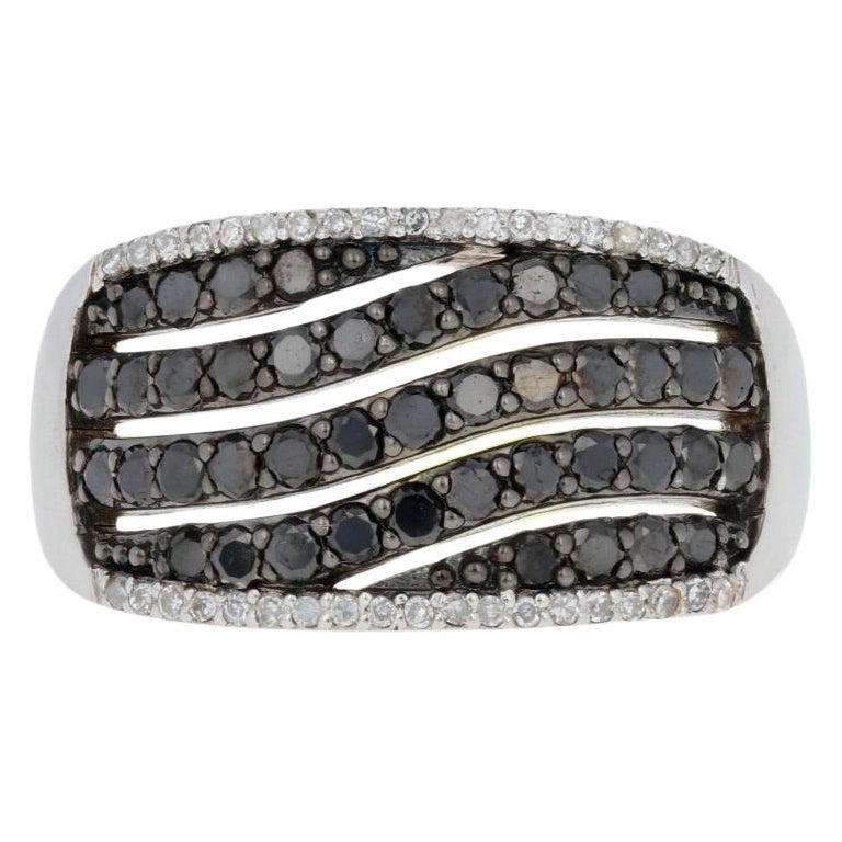 New 1.00ctw Round Brilliant & Single Cut Diamond Ring, Silver Wave Women's For Sale