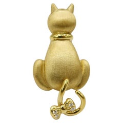 Cat Lover Wagging Tail Kitten w/ Diamond Ribbon Brooch Multitextured 18K Gold 