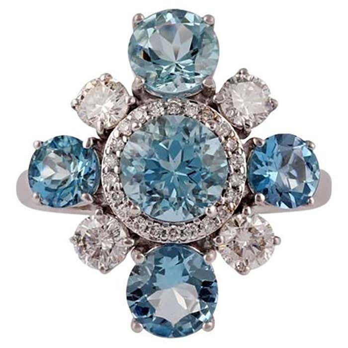 Aquamarine and Diamond Ring Studded in 18K Gold For Sale at 1stDibs ...