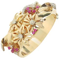 1940s Retro Floral Ruby Diamond Gold Bangle Bracelet 1940s Retro Floral Ruby Diamond Gold Bangle Bracelet