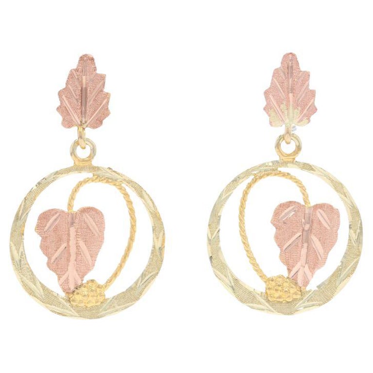 Classically Elegant Diamond gold Grapevine Earrings For Sale at 1stDibs