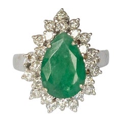 Art Deco Diamond and Emerald 18 Carat White Gold Ring