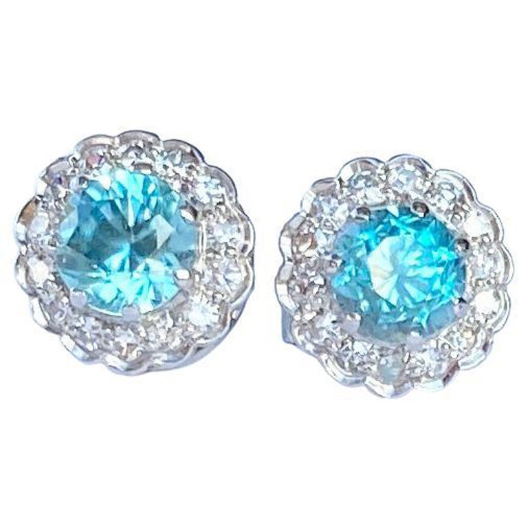 Art Deco Blue Zircon and Diamond 18 Carat White Gold Cluster Stud Earrings For Sale