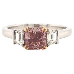 18 Karat Weiß- und Roségold 1,03 Karat australischer Argyle Rosa Diamant Trilogie Ring