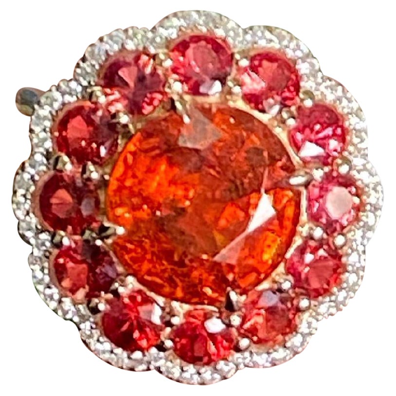 Bague de fiançailles cocktail en grenat mandarin certifié 6,31 carats et diamants en vente