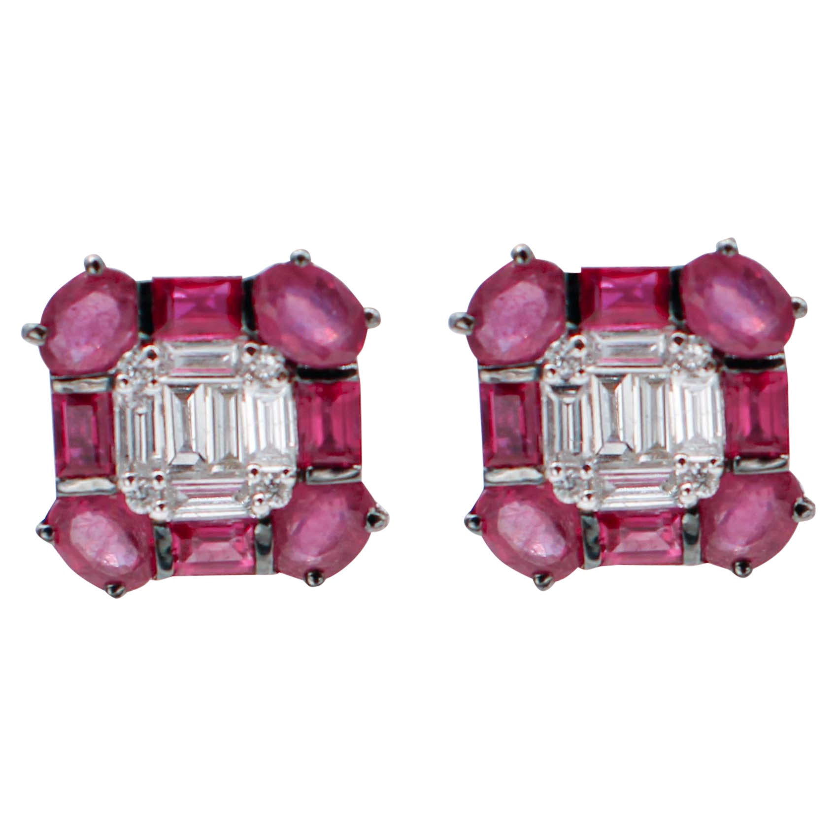 Boucles d'oreilles en or blanc 18 carats, rubis, diamants