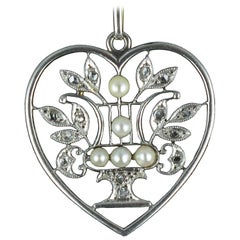 French 1900s Belle époque Natural Pearl Diamond Gold Heart Pendant Necklace