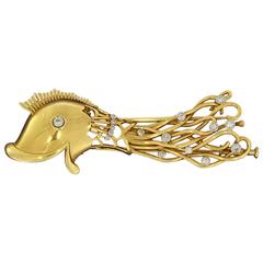 1940s Diamond Gold Fish Brooch 7