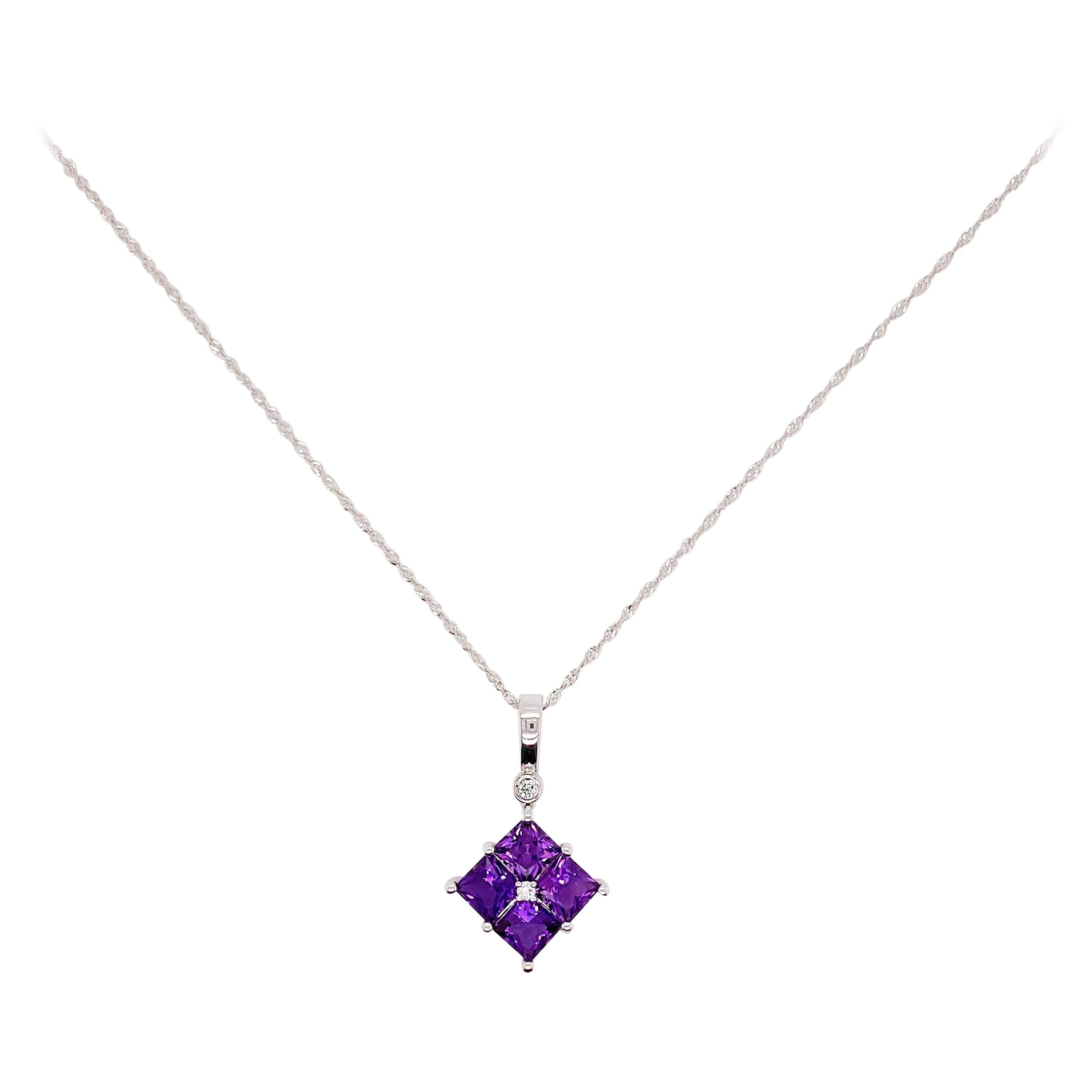 Collier pendentif en améthyste avec diamants, or blanc, pendentif carré en améthyste violette