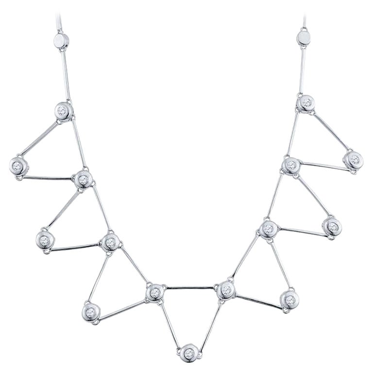 Collier en or blanc 14 carats avec diamants géométriques sertis sur le chaton de 1,30 carat poids total