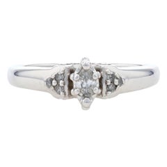 Anello di fidanzamento con diamante in oro bianco, 10k Marquise & Round .25ctw Cathedral