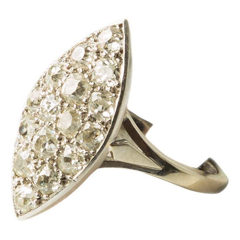 Art-Deco Ring in Platinum with Diamonds from 1930s, France For Sale
