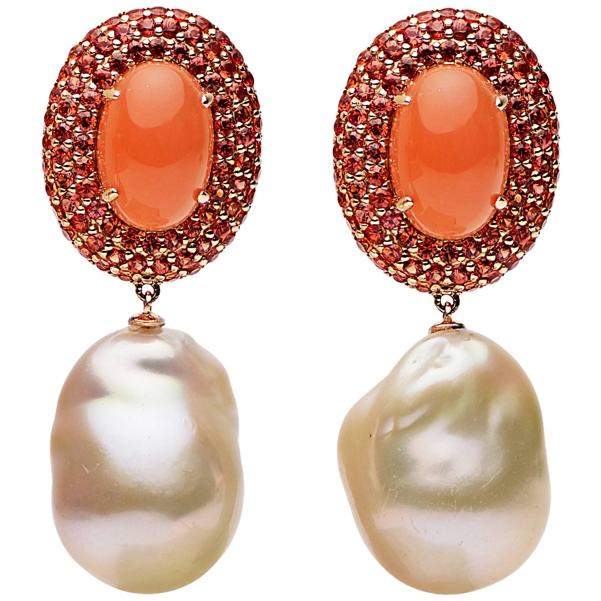 Boucles d
oreilles en or, pierre de lune orange, saphir orange, bleu, perle d
eau douce