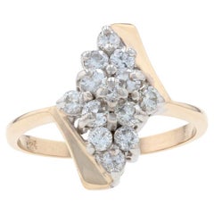 Anello bypass con cluster di diamanti in oro giallo, 14k Taglio brillante rotondo 0,70 ct.