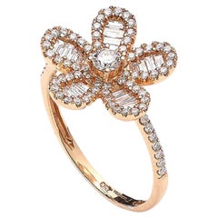 Ring mit Blumenblume und Diamanten aus Rosa Gold