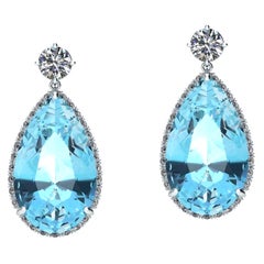 Pendientes colgantes de platino con aguamarina y diamantes en forma de pera de 9,96 quilates