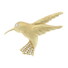 Yellow Gold Diamond Hummingbird Brooch, 18k Round Cut .20ctw Flying Bird Pin